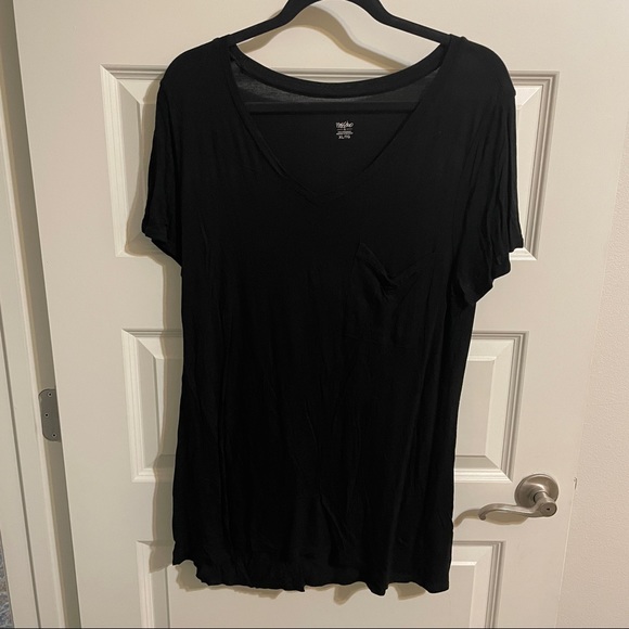 Gently worn Mossimo tshirt - Picture 1 of 3